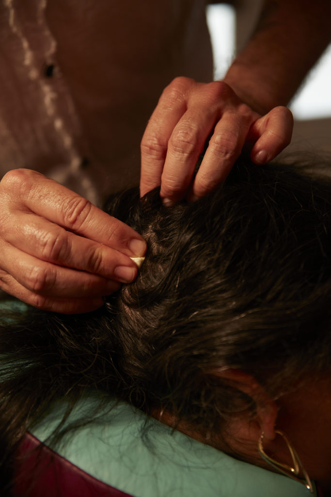 Massage ayurvédique crâne Shiro Abhyanga
